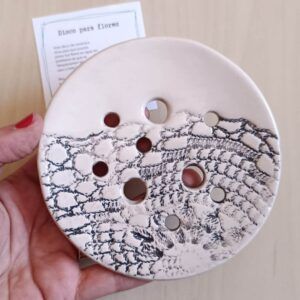 Disco para flores de cerámica